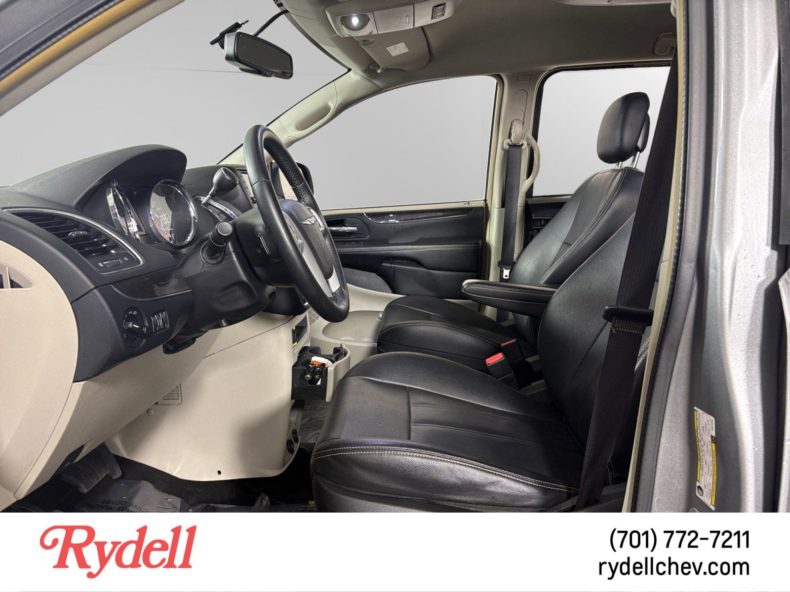 2016 Chrysler Town & Country Touring