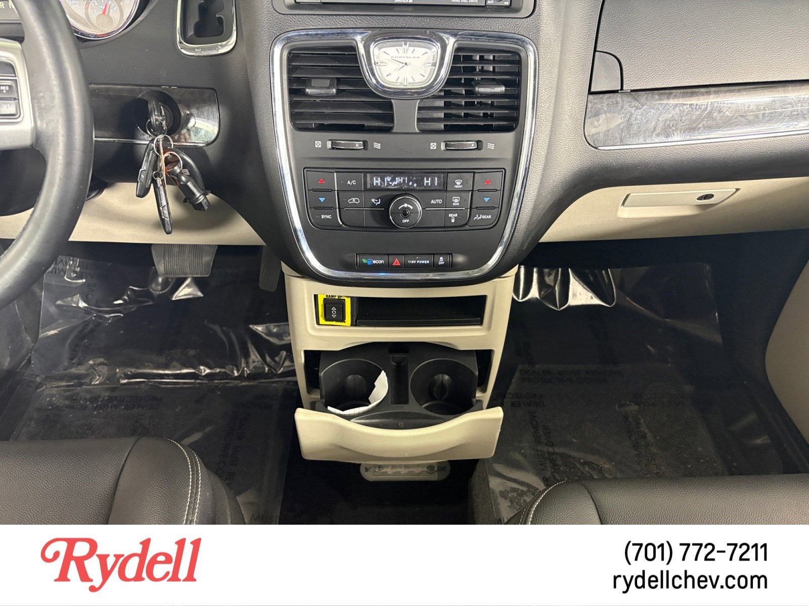 2016 Chrysler Town & Country Touring