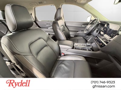 2023 Nissan Pathfinder SL 4WD