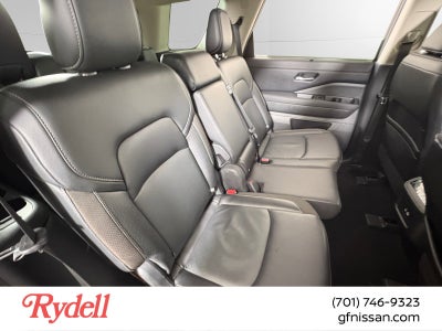 2023 Nissan Pathfinder SL 4WD